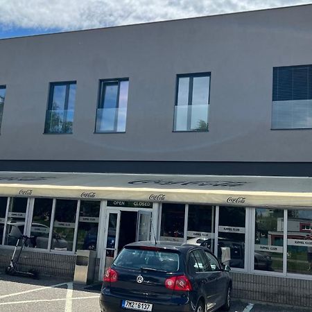 Kamel Club Restaurace A Penzion Olomouc Ngoại thất bức ảnh