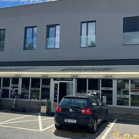 Kamel Club Restaurace A Penzion Olomouc Ngoại thất bức ảnh